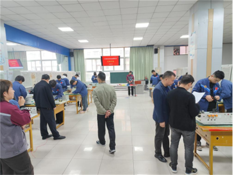 我院職業(yè)技能等級(jí)認(rèn)定站完成2022級(jí)畢業(yè)生職業(yè)技能等級(jí)認(rèn)�?82.png